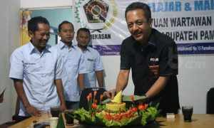 PT PBMB Apresiasi Kinerja Wartawan Pamekasan