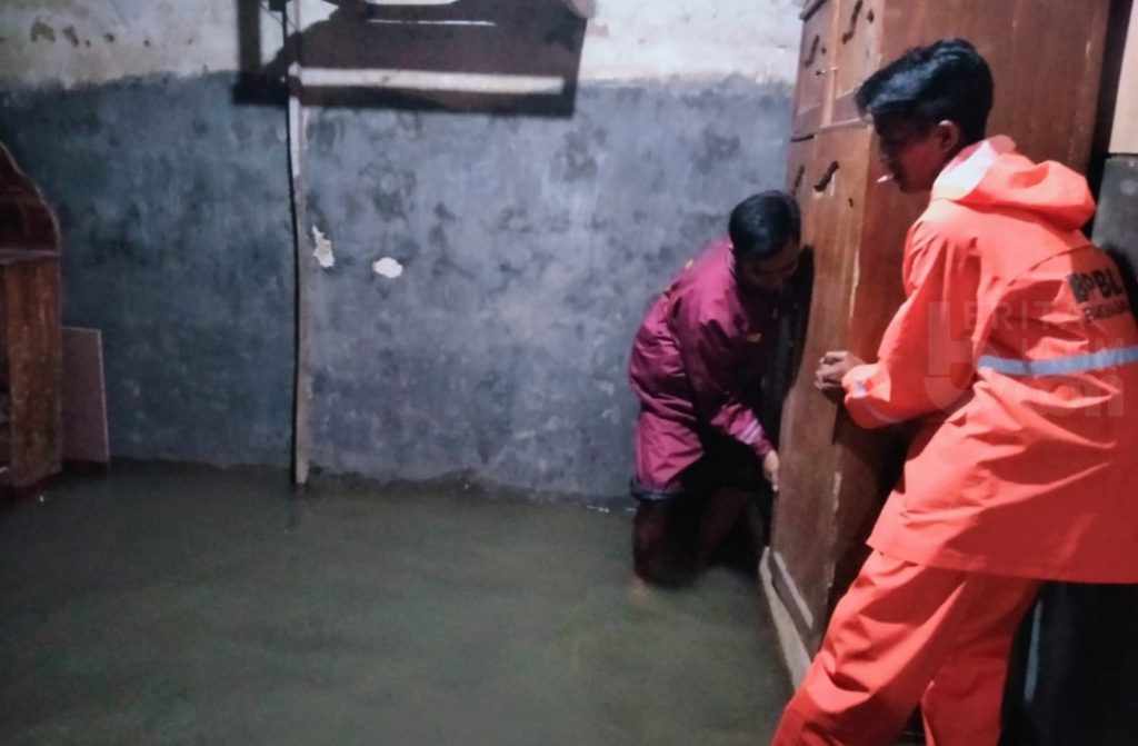 Pamekasan Diterjang Banjir Kali Kloang, Rumah Warga Tergenang