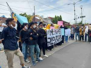 Tuntut Kapal DBS III Segera Dioperasikan, Mahasiswa Kepulauan Sapeken Demo PT Sumekar