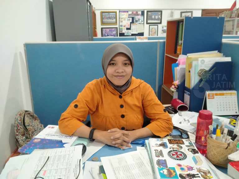 akar Komunikasi asal Universitas Airlangga (UNAIR), Nisa Kurnia Illahiati SIKom