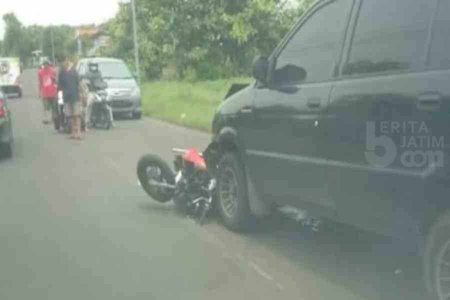 Pemotor Asal Desa Sembungan Gresik Meninggal Ditabrak Mobil Panther