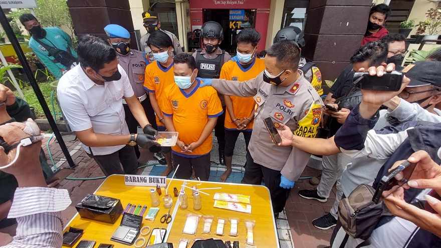 Miliki Sabu 40 Gram, Warga Jalan Banowati Surabaya Ditangkap Polisi