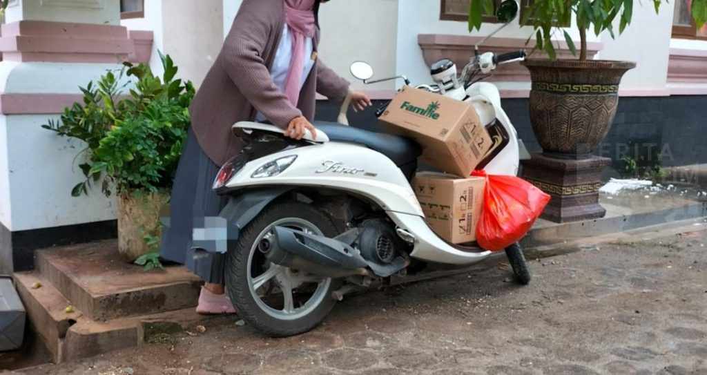 Warga Tuban Berjubel Demi Minyak Goreng