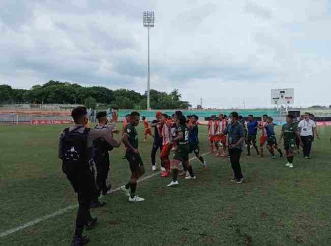 Deltras Sidoarjo Vs PS Palembang di Gresik Ricuh Usai Pertandingan