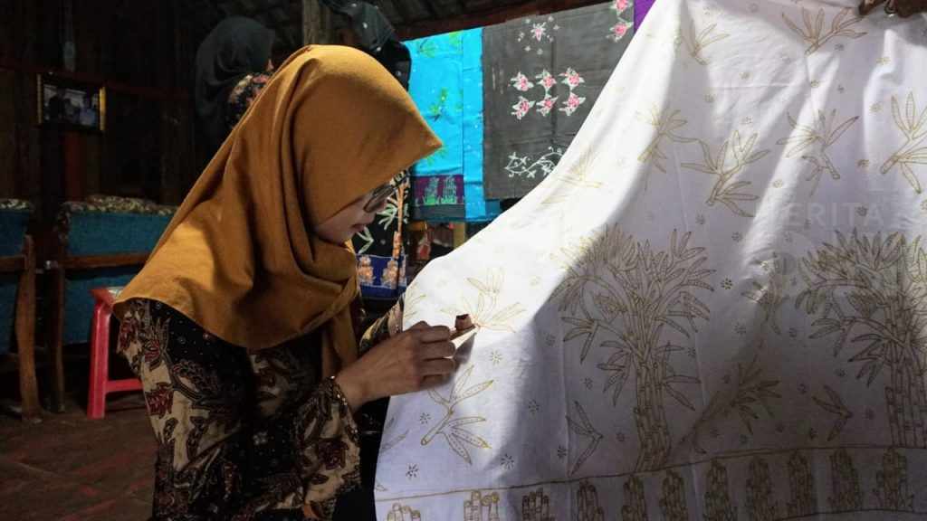Batik Tulis Godong Pring, Batik Khas Gumeng Mojokerto