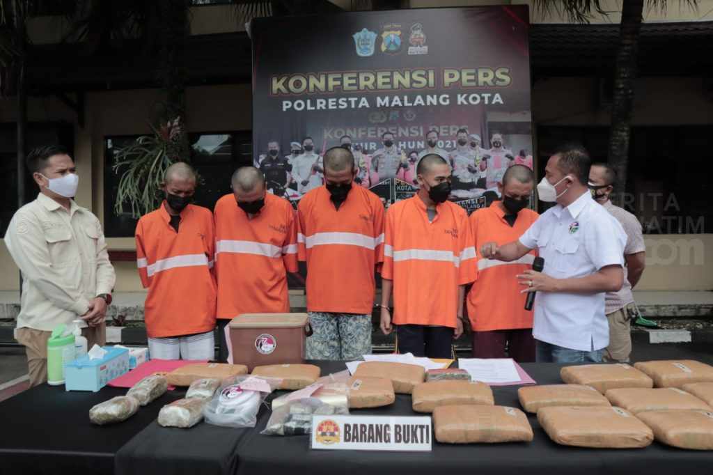 Polresta Malang Kota Tangkap Pelaku Peredaran Ganja 14,5 Kilogram