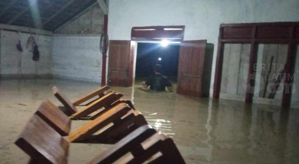 Banjir Luapan Sungai di Gondang, Ratusan Rumah Tergenang Hingga 1 Meter