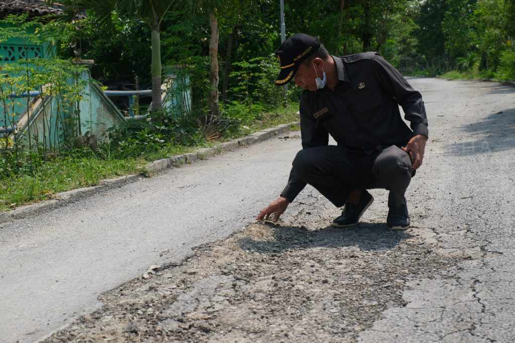 Proyek BKD di Desa Sugihwaras Diduga Tanpa Lelang