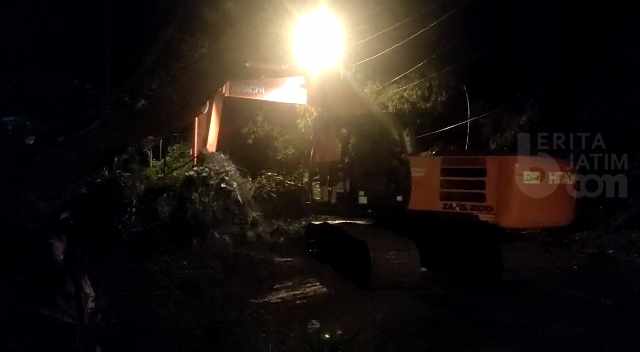 Sempat Tertutup Longsor, Jalur Wisata Pacet-Trawas Mojokerto Sudah Bisa Dilalui