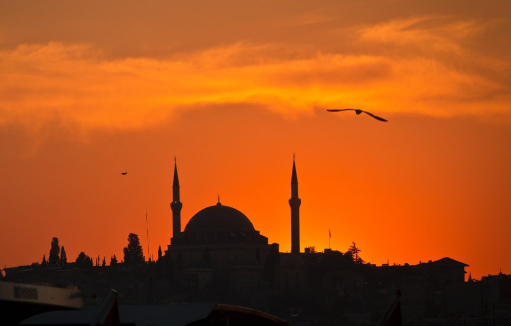 Ilustrasi ramadhan (Simon Infanger, unsplash)