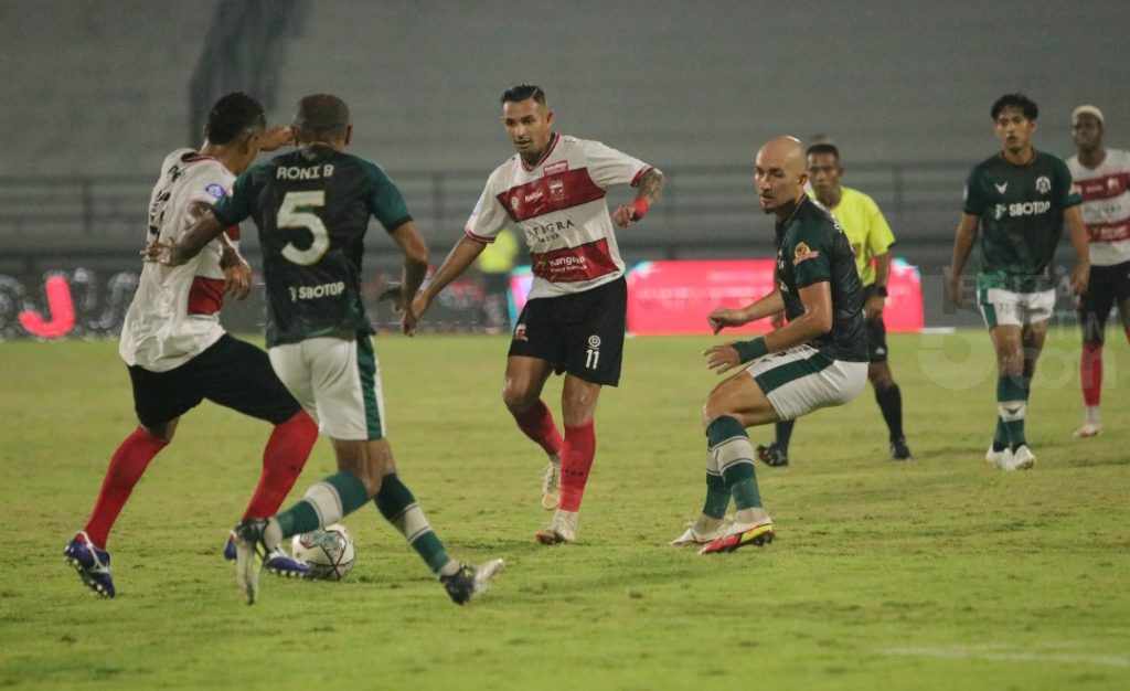 Madura United Akhiri Kompetisi dengan Kekalahan