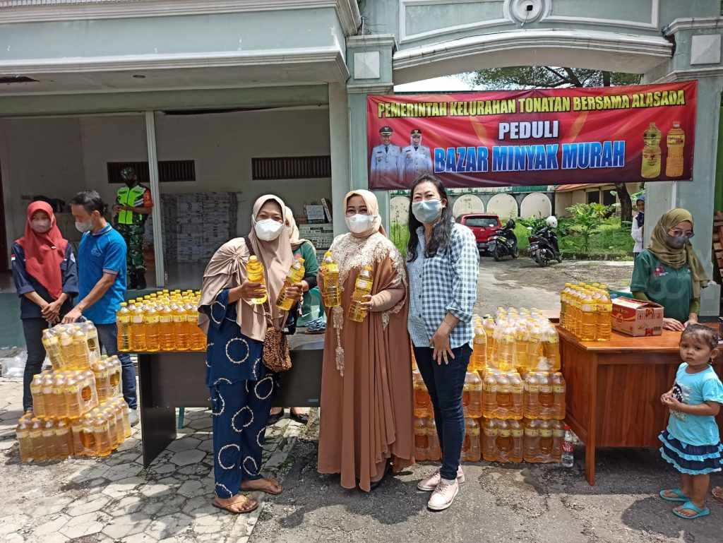 Upaya Stabilkan Harga, Wabup Lisdyarita Gelar Lagi Operasi Pasar Minyak Goreng