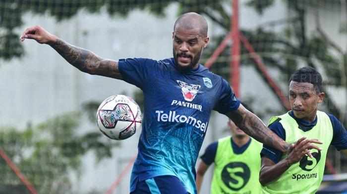Eks Striker Persebaya Siap Jebol Gawang Madura United David da Silva