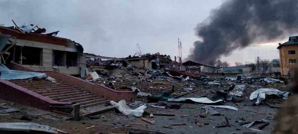 Rentetan Rudal Rusia Hantam Pangkalan Militer Ukraina, Puluhan Tewas