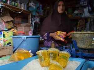 Masuki Pertengahan Ramadan, Harga Minyak Goreng Masih Tinggi