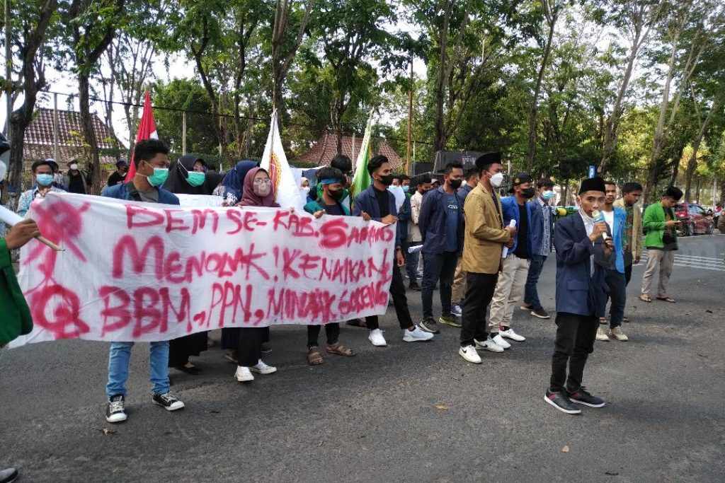 Sempat Ricuh, Demo BEM Sampang Tolak Penundaan Pemilu