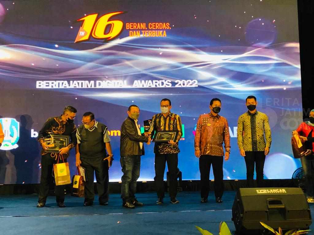 Pemkab Jember Terima Penghargaan Website Terbaik Beritajatim Award 2022