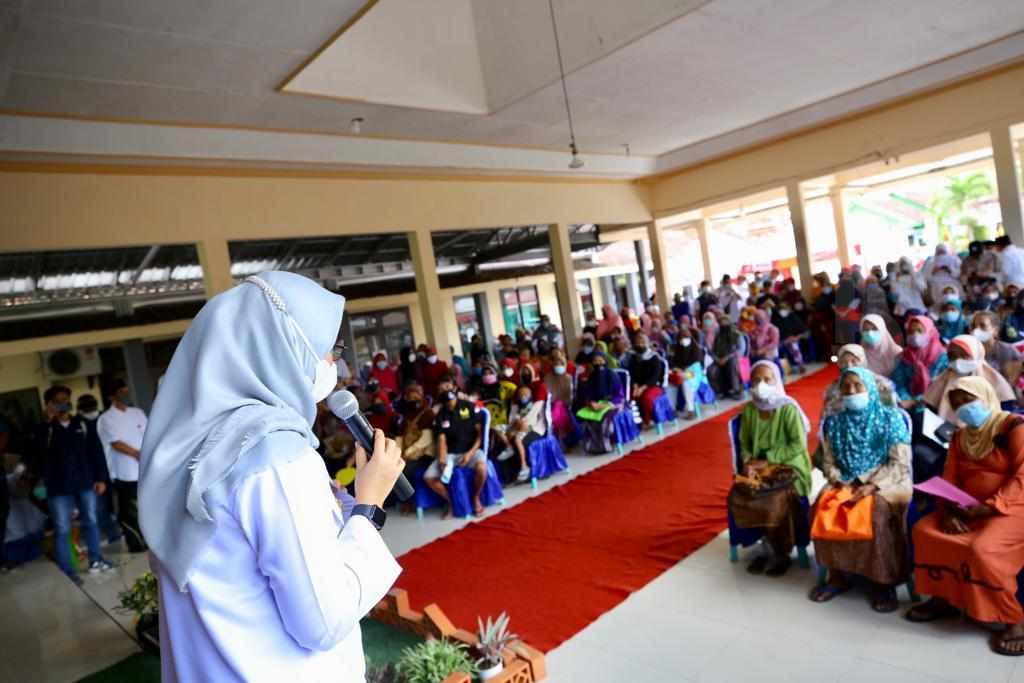 124.074 Warga Banyuwangi Terima BLT Minyak Goreng