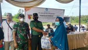 PT Jaka Mitra Indonesia Bagikan Ribuan Sembako di Lamongan
