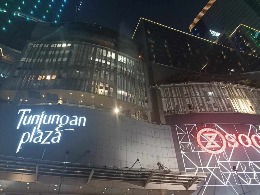 7 Mal Terbesar di Indonesia, Nomor 1 Ada di Surabaya Mal terbesar di indonesia, salah satunya tunjungan plaza surabaya.