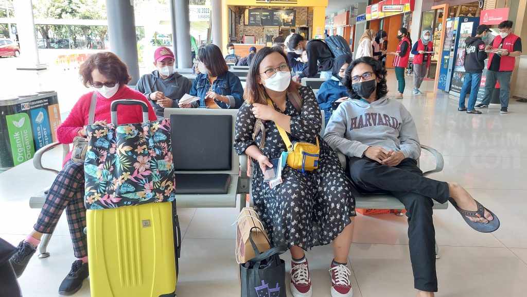 Harga Tiket Kereta Api Melambung, Pemudik Kaget