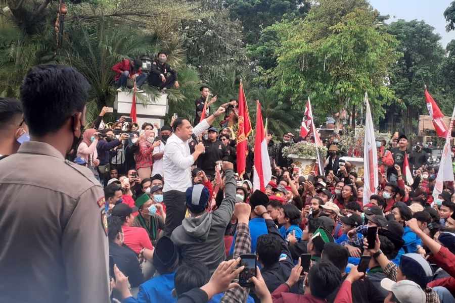 Temui Massa Aksi Cipayung Plus Surabaya, Eri Cahyadi: Pemerintah Tak Bisa Sendiri