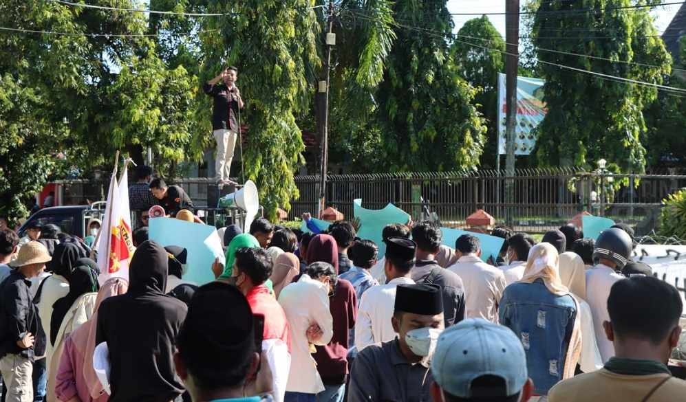 Aliansi BEM Sumenep Demo Tolak Kenaikan Harga BBM