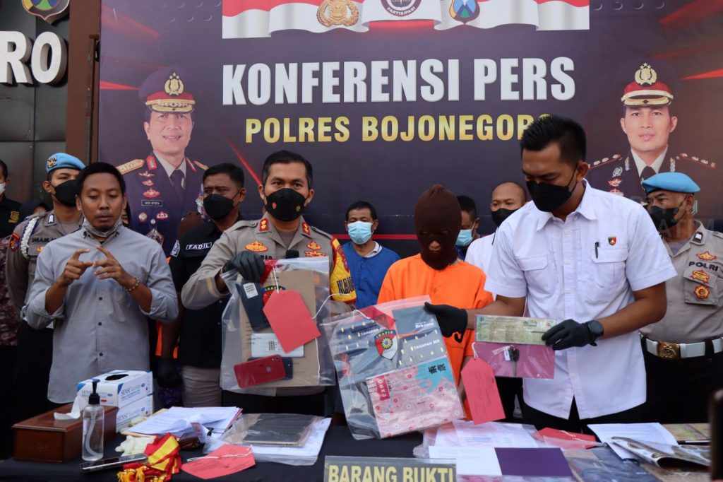 Tersangka Penipuan Arisan dan Investasi di Bojonegoro Ditahan
