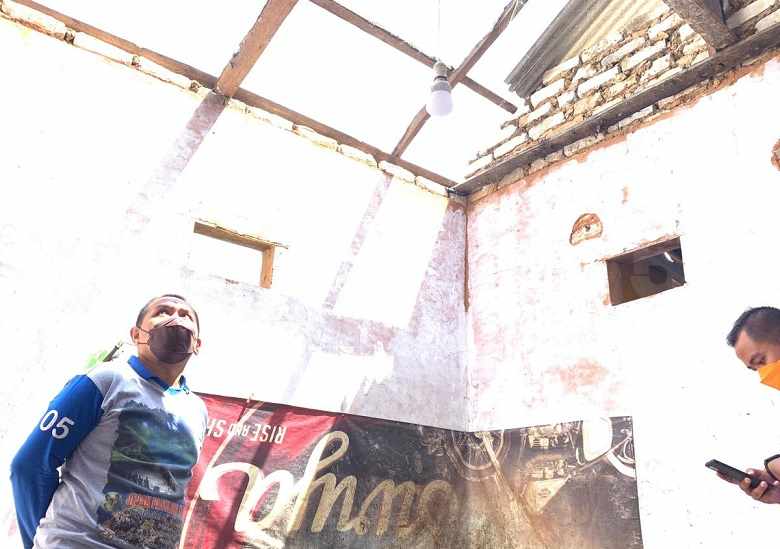 Rumah Warga Diterjang Angin Puting Beliung, Pemkab Sumenep Salurkan Bantuan