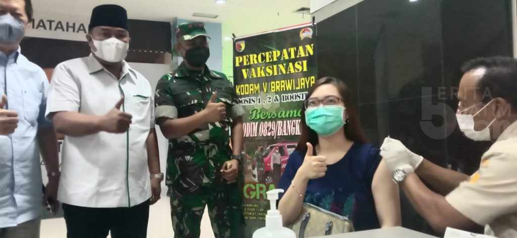 Takut Tidak Bisa Mudik, Warga Bangkalan Serbu Gerai Vaksinasi Booster