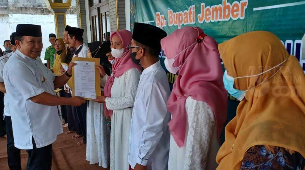 4.715 GTT dan PTT Jember Dapat SK Bupati, Gaji Rp 1,8 Juta