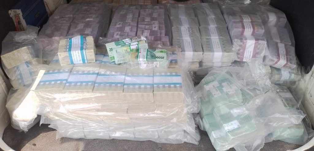 Warga Sidoarjo Peroleh Uang Baru Rp 3,75 Miliar dari Bank BUMN di Bandung