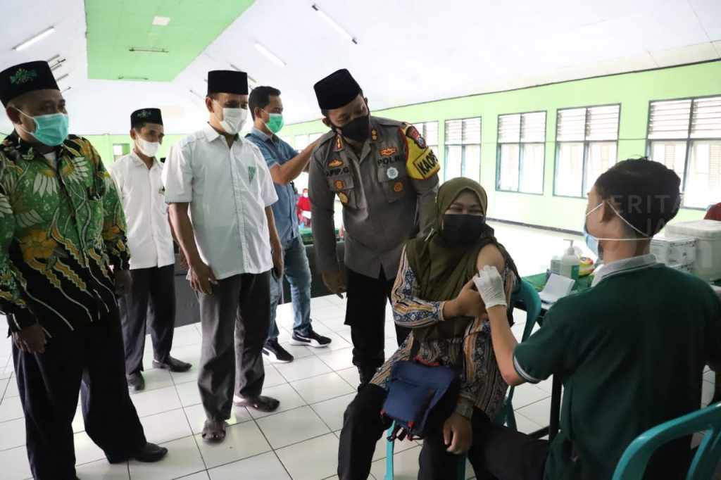Vaksinasi Serentak, Kapolri Minta Masyarakat Mudik Lebih Awal