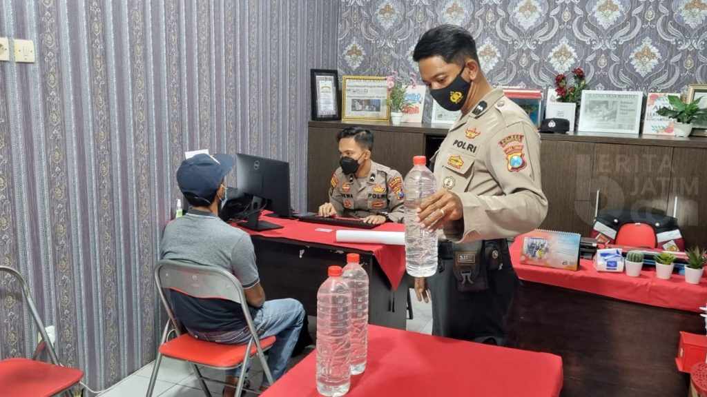 Jualan Arak Jawa Tanpa Izin, Warga Mojokerto Ditangkap Polisi