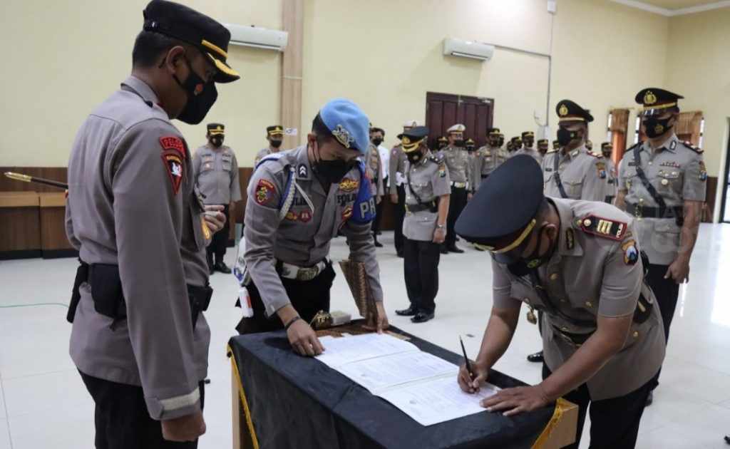 Pejabat Polres Pamekasan Jalani Mutasi Jabatan