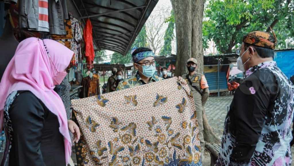 Bupati Badrut Tamam Instruksikan OPD Beli Produk Lokal