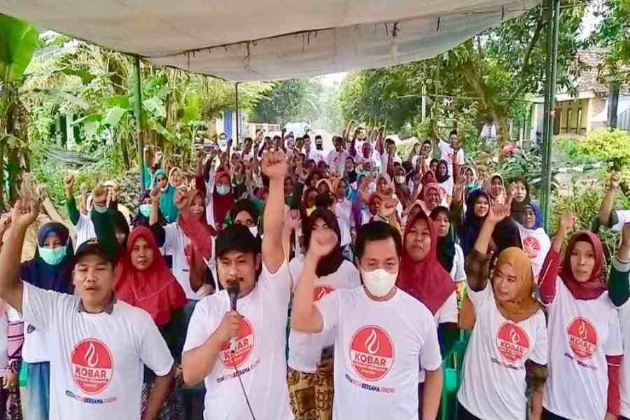 Buka Puasa dengan Ngliwet, KOBAR Mojokerto Serukan Setia Bersama Jokowi 2024