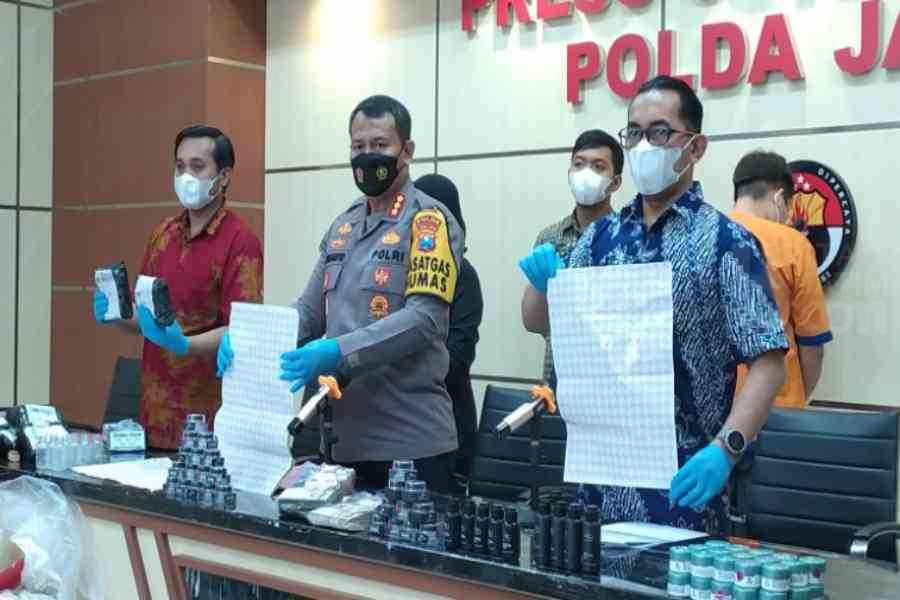 Kosmetik Palsu Berbahan Alkohol dan Sabun Batang Disita Polda Jatim