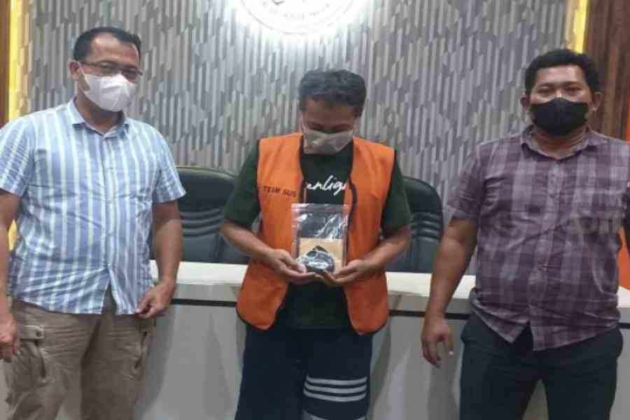 Ingin Nikmati Narkoba Gratis, Warga Margorukun Surabaya Nyambi Edarkan Sabu
