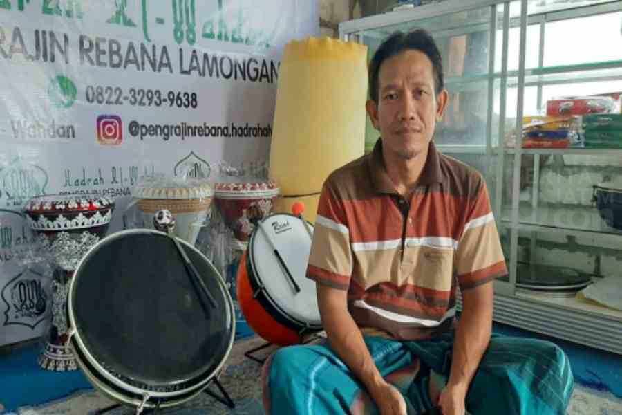 Pria Asal Lamongan Ini Konsisten Geluti Usaha Pembuatan Rebana Selama 17 Tahun