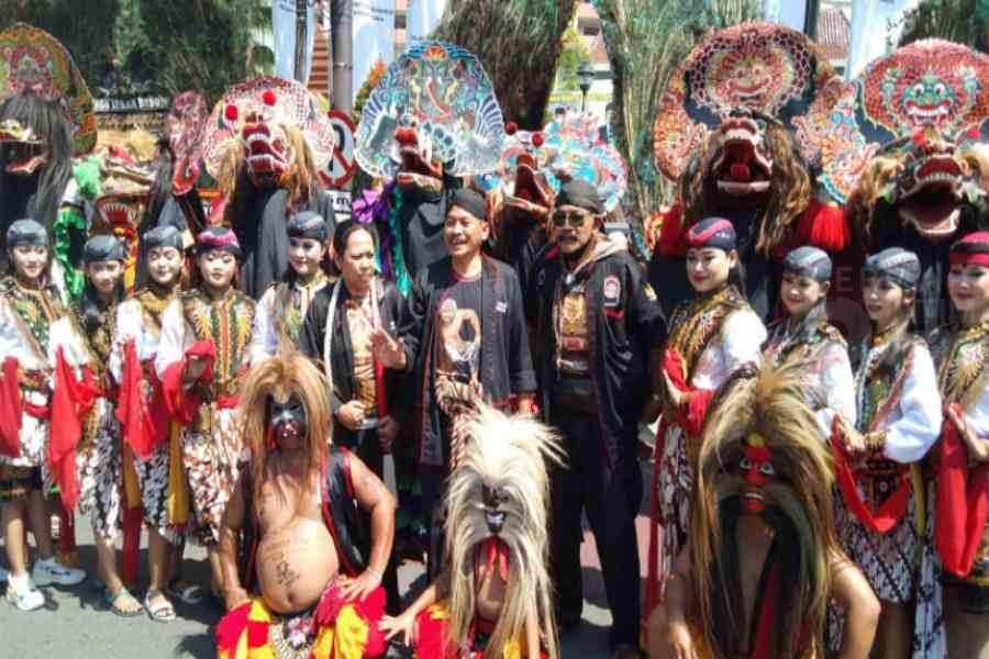 Ratusan Seniman Reog Ponorogo Datangi DPRD Jatim, Tuntut Didaftarkan ke UNESCO