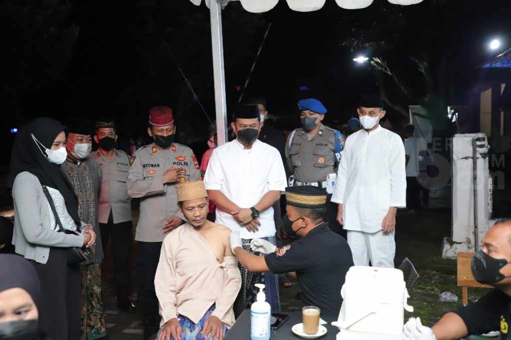 Bulan Ramadan, Polres Kediri Buka Gerai Vaksinasi Malam Hari