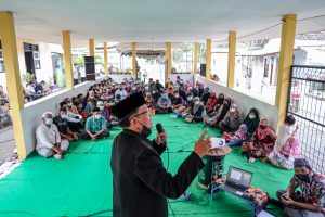 Penghuni Barak Semampir Kota Kediri dapat Bimbingan Mental Spiritual
