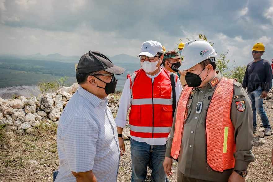 Pemkab Jember Gagalkan Peledakan Perdana Tambang Batu Kapur Gunung Sadeng