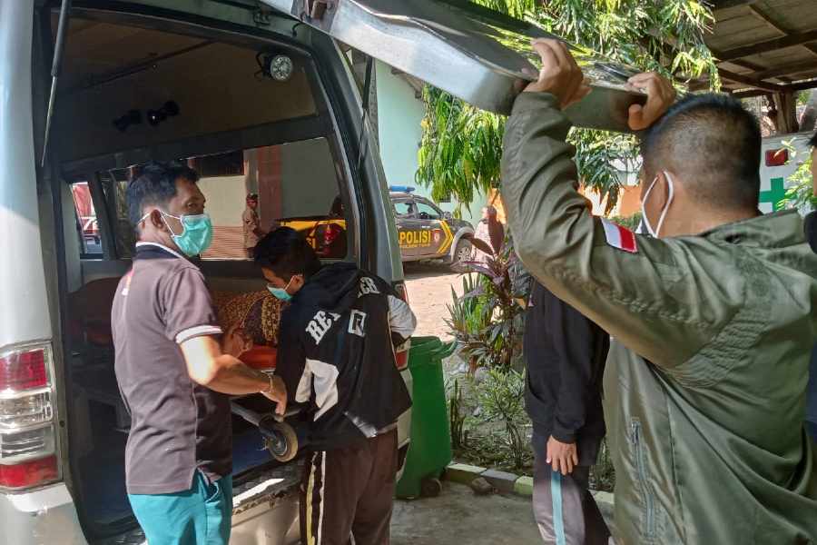 Warga Tiris Probolinggo Ditemukan Tewas Dengan Luka Sajam