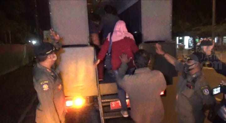 Asyik ‘Ngos-ngosan’ di Hotel, 7 Pasangan Mesum di Jombang Diamankan