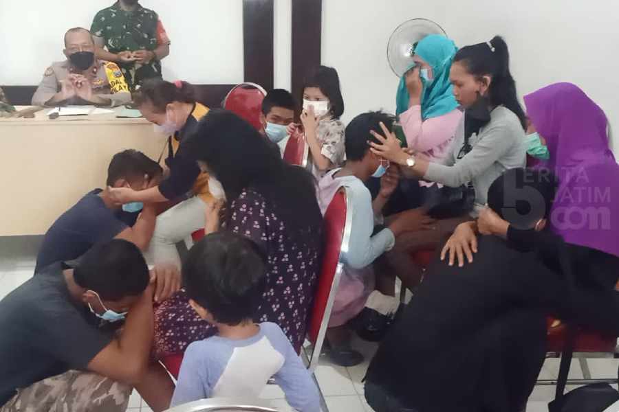 Garang Saat Tawuran di Karangpilang, 5 Remaja Mewek Pas Tertangkap