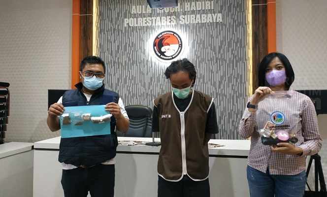 Polrestabes Surabaya Tangkap Pengedar Ganja Asal Sidoarjo