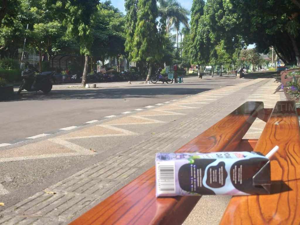 Alun-alun Magetan Dikeluhkan Pengunjung: Bau dan Jorok