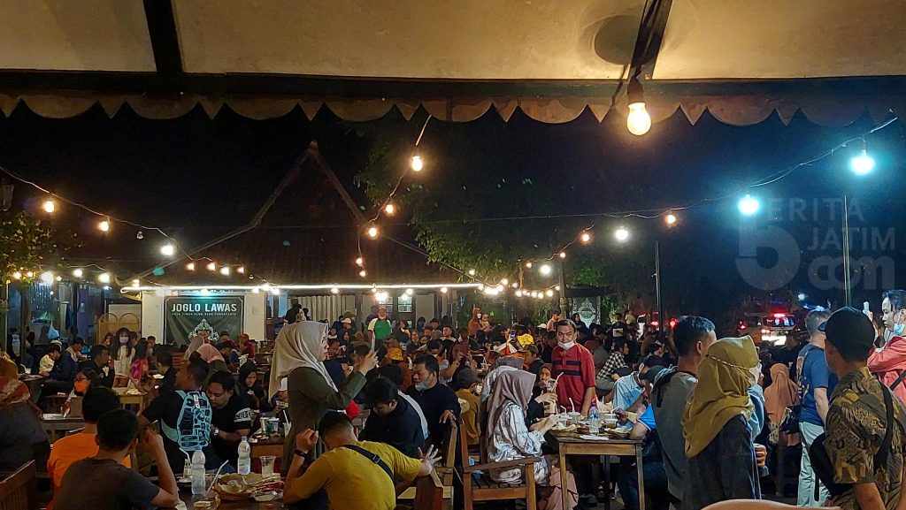Nikmati Angkringan Pendopo Lawas Yogyakarta dengan Suasana Keraton